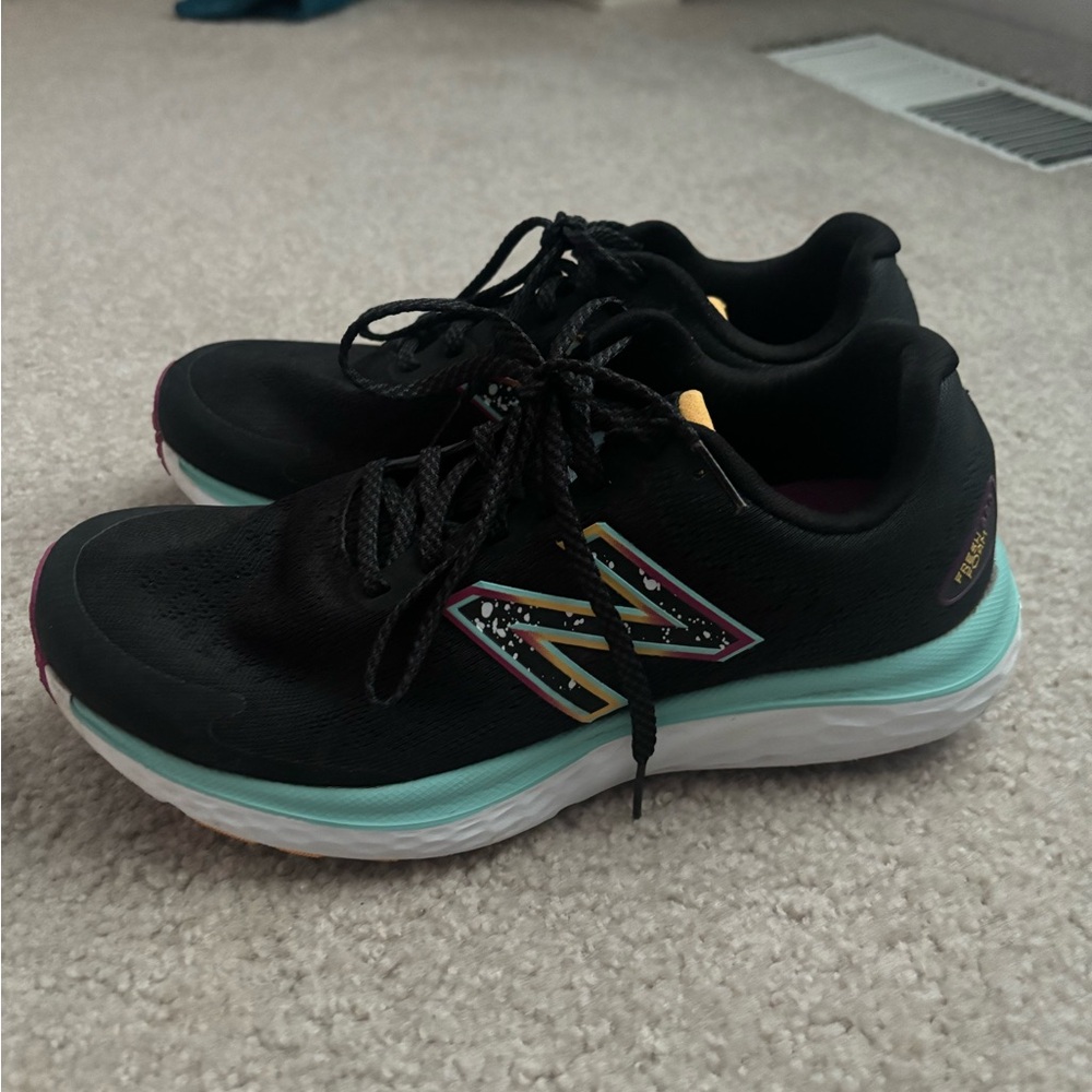 New Balance Women’s Fresh Foam 680 V7 Running Shoe